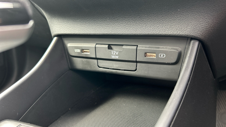 Hyundai BAYON 1.0 TGDi 48V MHEV SE Connect 5dr DCT Petrol Hatchback